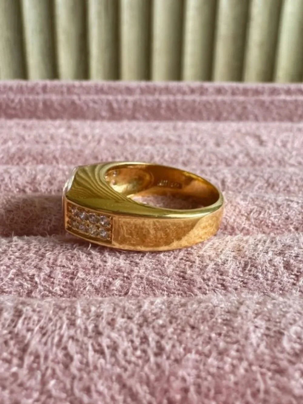 N/A bold gold
